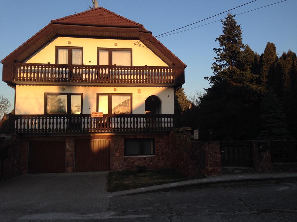 Ilona Panzió Balatonlelle Exterior foto